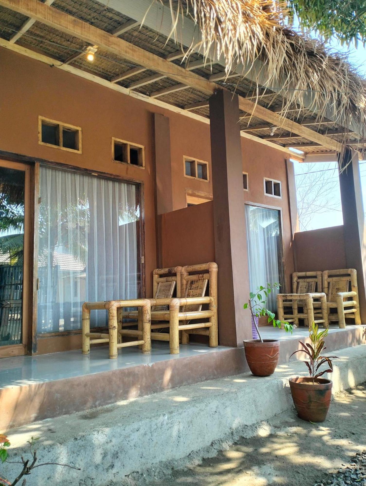 Fullmoon Homestay Kuta  Экстерьер фото