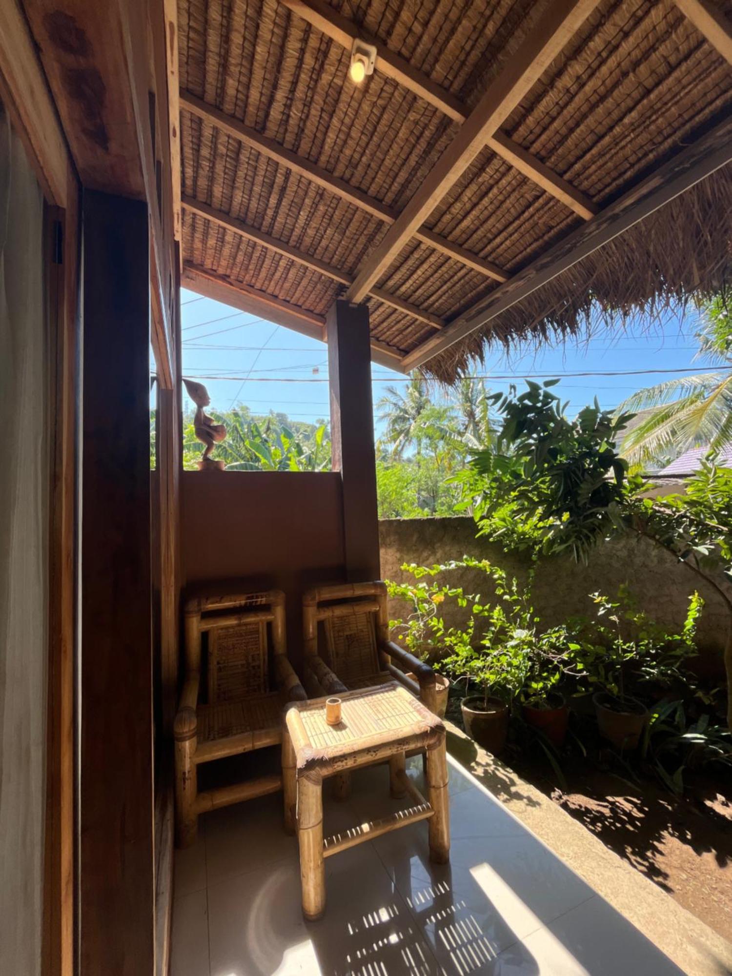 Fullmoon Homestay Kuta  Экстерьер фото